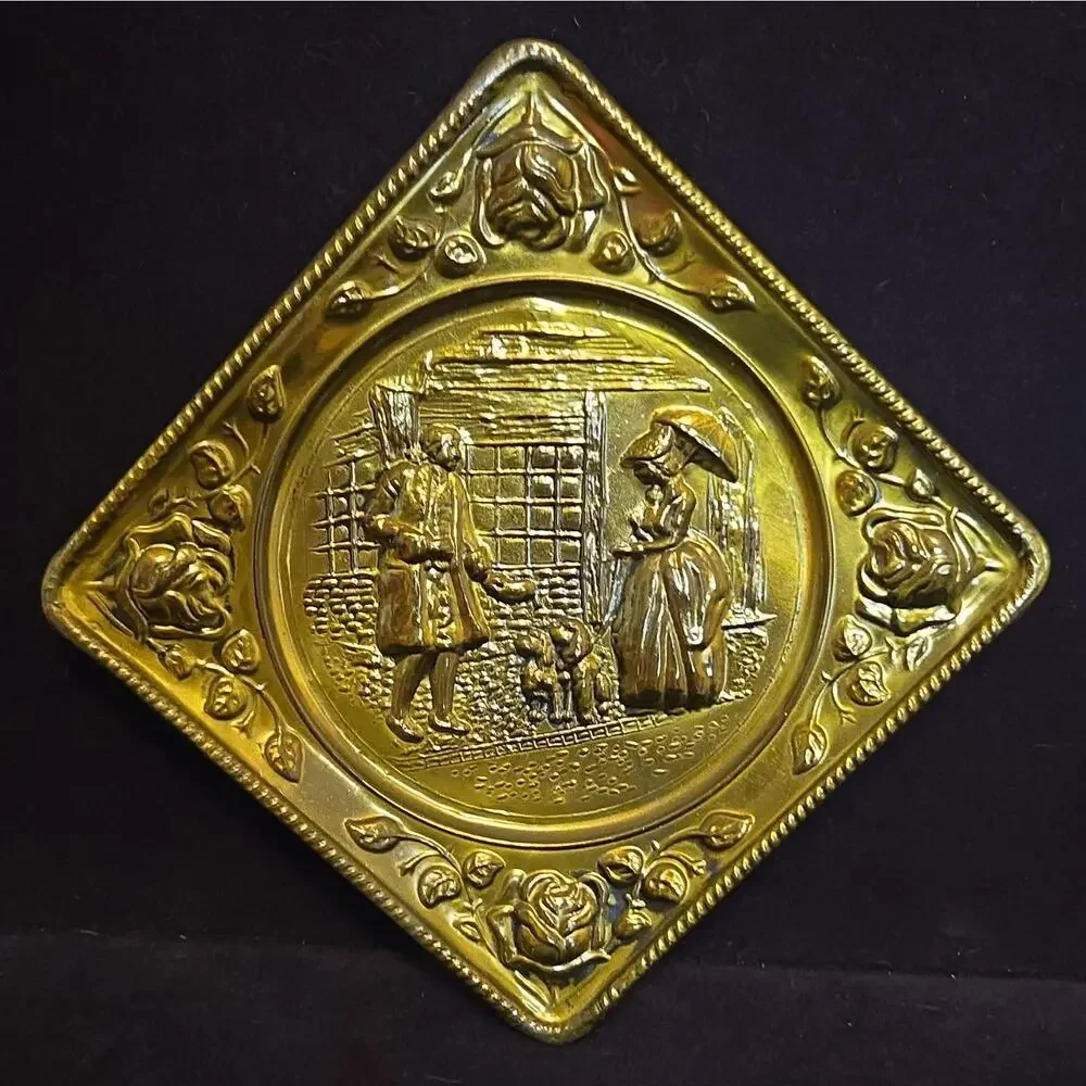 Vtg Pair Embossed Brass Wall Plaques Made in England World Gift Colonial Pub 7